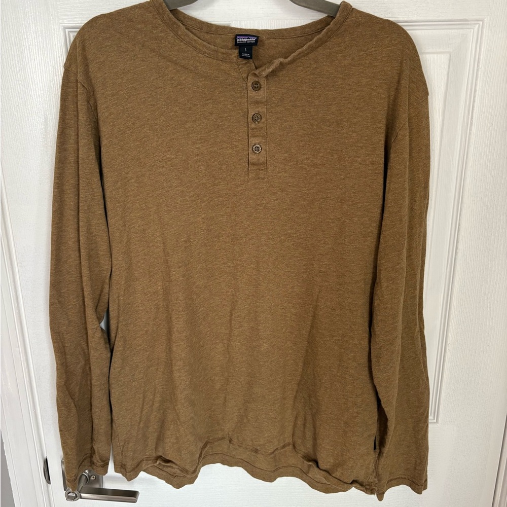 Patagonia Men's Brown Henley Shirt